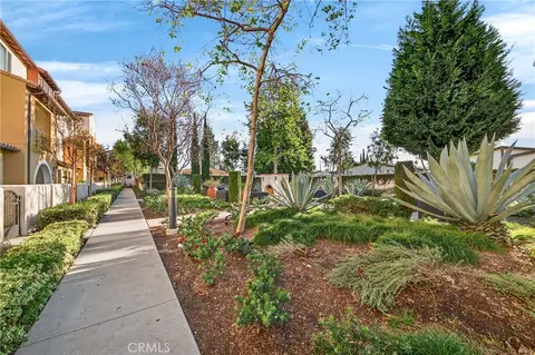 Exterior - 928 E Twill Ct, Anaheim, CA 92802 photo 6 of 7