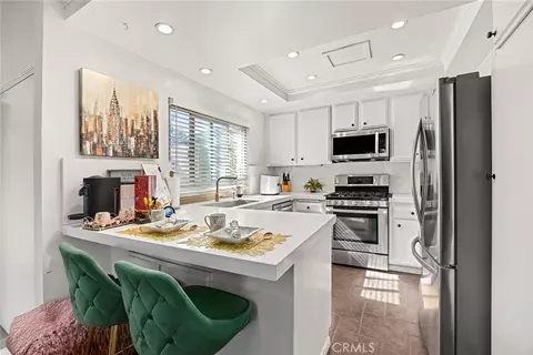 7851 Southlake #5, Huntington Beach, CA 92647