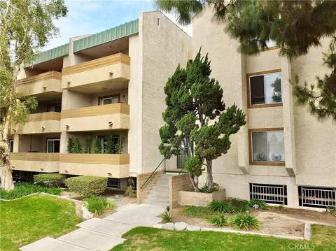 12121 Centralia St #206, Lakewood, CA 90715