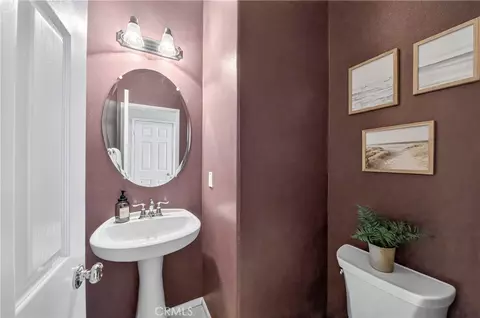 Bath - 10983 Cedarhurst, Riverside, CA 92503 photo 1 of 3