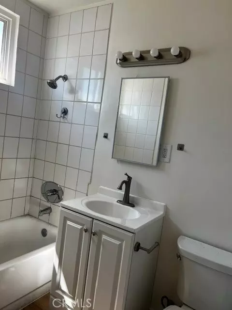 Bath - 3337 E 15th, Long Beach, CA 90804 photo 1 of 1