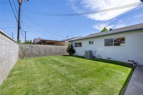 Exterior - 2803 E Jackson Ave, Orange, CA 92867 photo 5 of 7