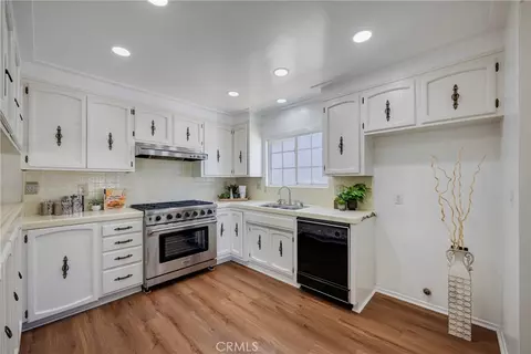 Kitchen - 2803 E Jackson Ave, Orange, CA 92867 photo 1 of 4