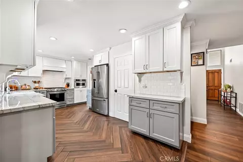 Kitchen - 1359 Knoll Dr, Oceanside, CA 92054 photo 4 of 5