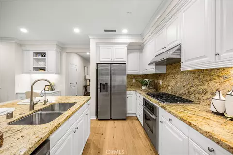 Kitchen - 40 Bianco, Irvine, CA 92618 photo 2 of 2