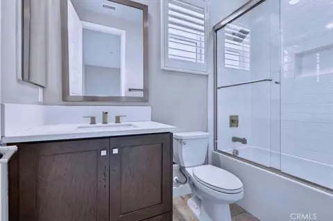 Bath - 168 Crossover, Irvine, CA 92618 photo 9 of 11