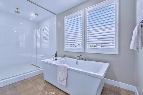 Bath - 168 Crossover, Irvine, CA 92618 photo 7 of 11
