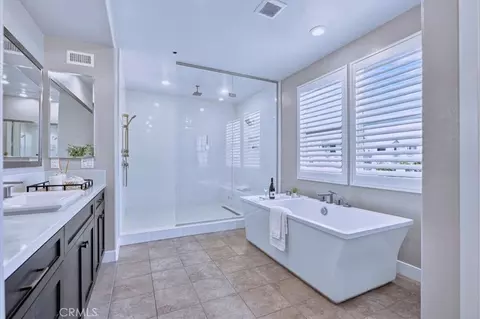 Bath - 168 Crossover, Irvine, CA 92618 photo 6 of 11