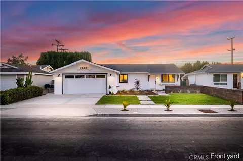 15801 Carrie Ln, Huntington Beach, CA 92647