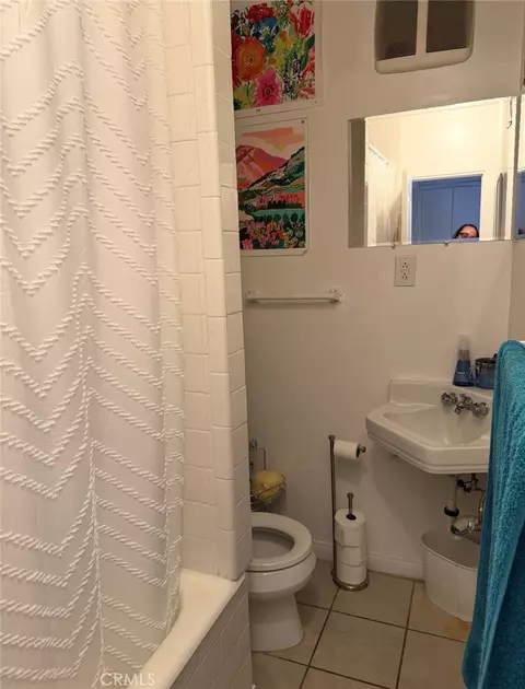 Bath - 337 Clemente, Avalon, CA 90704 photo 6 of 6