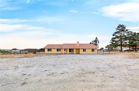 Exterior - 1246 Locust, Pinon Hills, CA 92372 photo 7 of 10