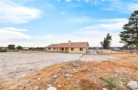 Exterior - 1246 Locust, Pinon Hills, CA 92372 photo 5 of 10