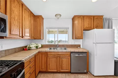 Kitchen - 1246 Locust, Pinon Hills, CA 92372 photo 2 of 5