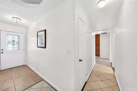 Entry Way - 1246 Locust, Pinon Hills, CA 92372 photo 4 of 5