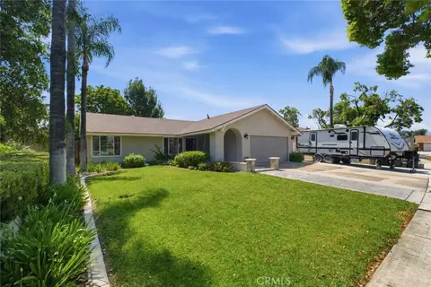11156 Davenport Pl, Riverside, CA 92505