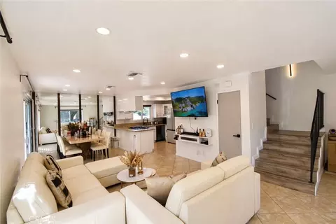 128 Fairview St #1, Santa Ana, CA 92704