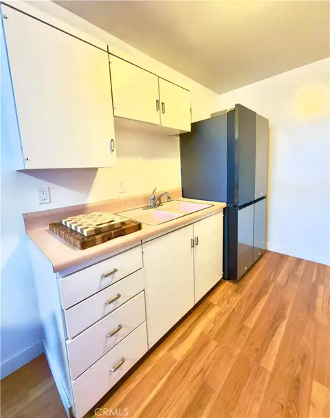 Kitchen - 100 Atlantic Ave #310, Long Beach, CA 90802 photo 2 of 3