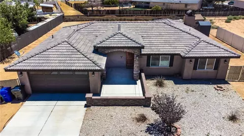 Exterior - 12833 Algonquin, Apple Valley, CA 92308 photo 2 of 11