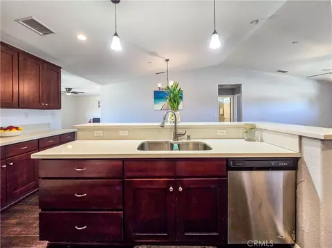 Kitchen - 12833 Algonquin, Apple Valley, CA 92308 photo 4 of 6