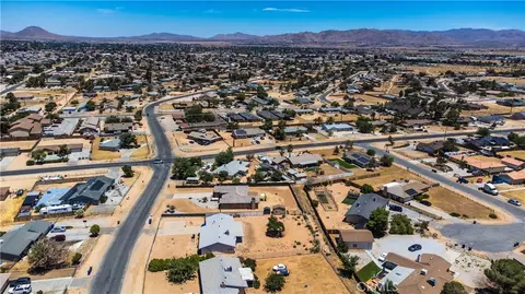 View/Area - 12833 Algonquin, Apple Valley, CA 92308 photo 2 of 7