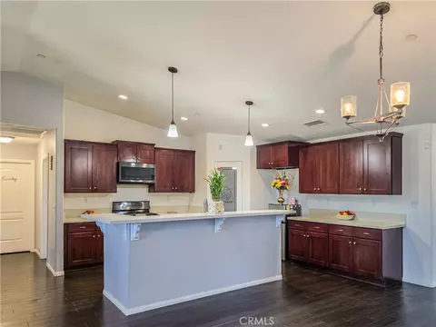 Kitchen - 12833 Algonquin, Apple Valley, CA 92308 photo 6 of 6