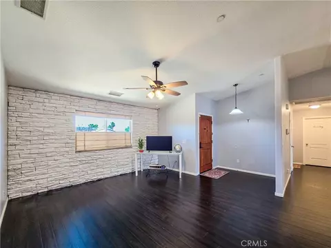Living - 12833 Algonquin, Apple Valley, CA 92308 photo 3 of 5