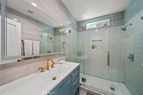 Bath - 2728 E 1st, Long Beach, CA 90803 photo 1 of 7