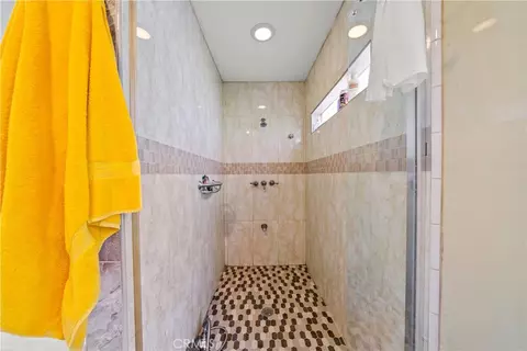 Bath - 2728 E 1st, Long Beach, CA 90803 photo 7 of 7