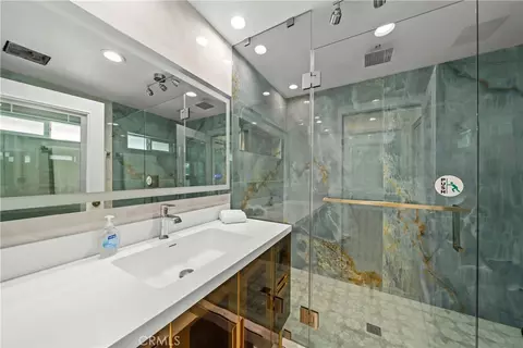 Bath - 2728 E 1st, Long Beach, CA 90803 photo 2 of 7