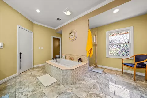 Bath - 2728 E 1st, Long Beach, CA 90803 photo 6 of 7