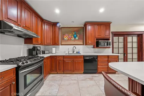 Kitchen - 2728 E 1st, Long Beach, CA 90803 photo 4 of 6