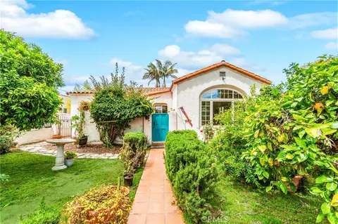 2835 Chestnut Ave, Long Beach, CA 90806