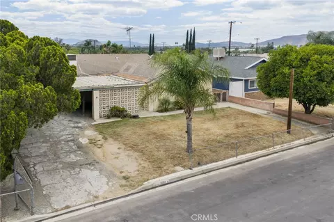 3306 Debbie Ln, Riverside, CA 92501