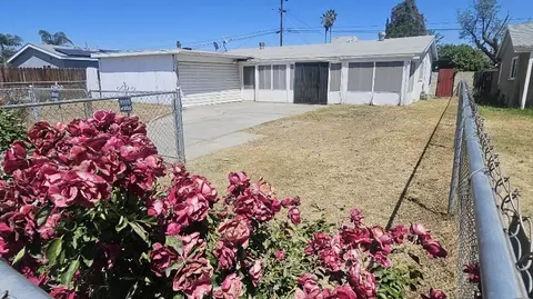 2304 Castro Ln, Bakersfield, CA 93304