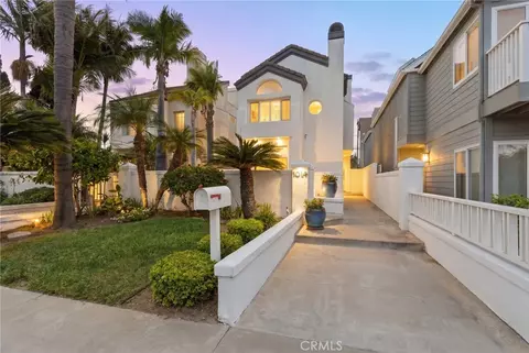 1014 England St, Huntington Beach, CA 92648