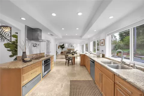 Kitchen - 701 Pepper Tree, Long Beach, CA 90815 photo 2 of 3