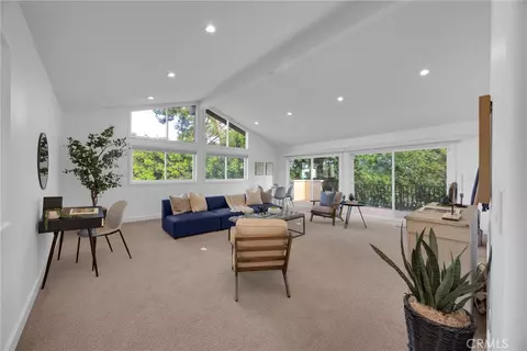 Living - 701 Pepper Tree, Long Beach, CA 90815 photo 3 of 4