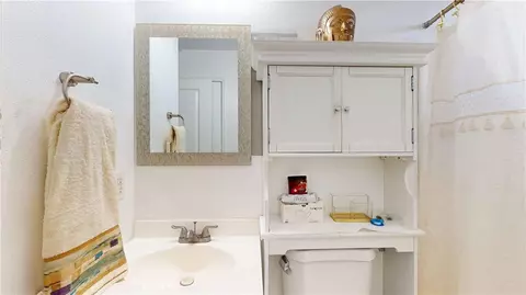Bath - 1168 E 10th #218B, Long Beach, CA 90813 photo 3 of 6