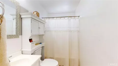 Bath - 1168 E 10th #218B, Long Beach, CA 90813 photo 2 of 6