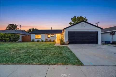 14492 Spa Dr, Huntington Beach, CA 92647
