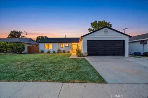 14492 Spa Dr, Huntington Beach, CA 92647