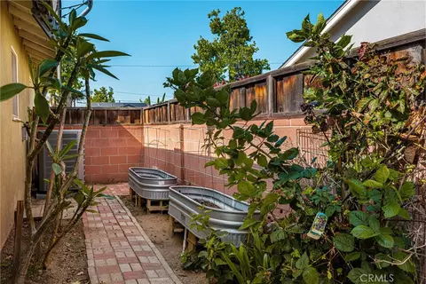 Exterior - 1306 E Rose Ave, Orange, CA 92867 photo 6 of 6