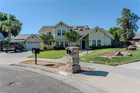 1042 Robinson Ct, Hanford, CA 93230