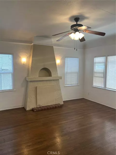 Living - 833 Cedar, Long Beach, CA 90813 photo 2 of 6