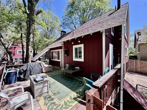 Exterior - 23733 Hillside, Crestline, CA 92325 photo 1 of 2