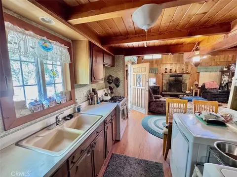Kitchen - 23733 Hillside, Crestline, CA 92325 photo 2 of 2