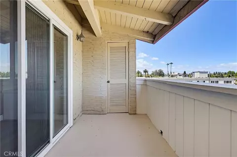 Exterior - 2805 E 3rd #20, Long Beach, CA 90814 photo 2 of 7