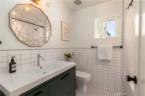 Bath - 6242 E Pageantry St, Long Beach, CA 90808 photo 3 of 4