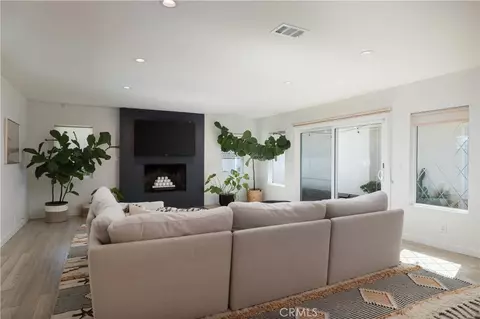 Living - 6242 E Pageantry St, Long Beach, CA 90808 photo 1 of 3