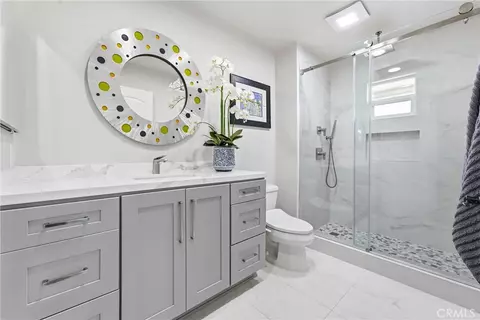 Bath - 2225 Bowman Ave, Tustin, CA 92782 photo 4 of 6